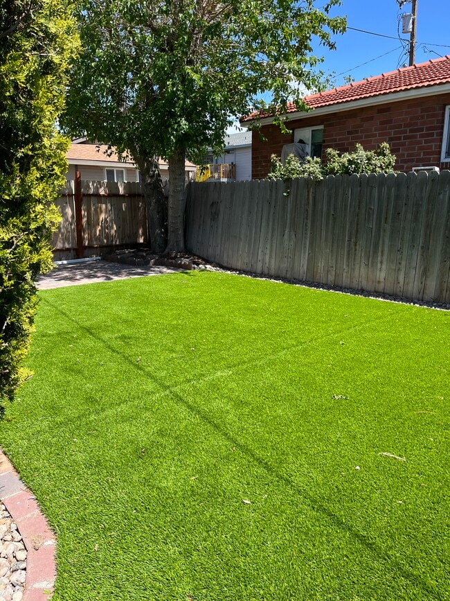 Building Photo - 1028 Watt St