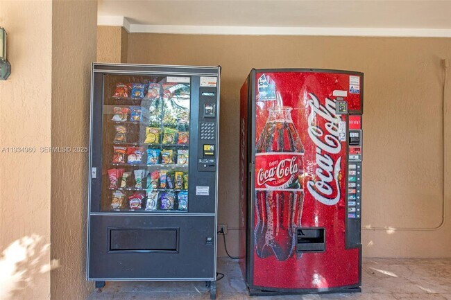 Building Photo - 19501 E Country Club Dr