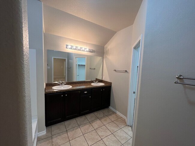 Building Photo - 7017 Mohegan Dr