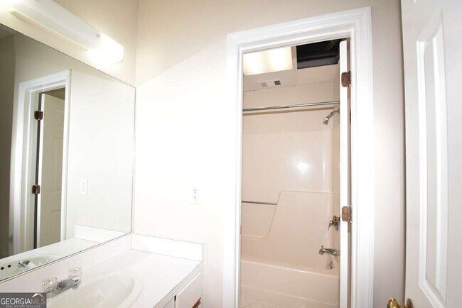 Building Photo - 1421 Peachtree St NE