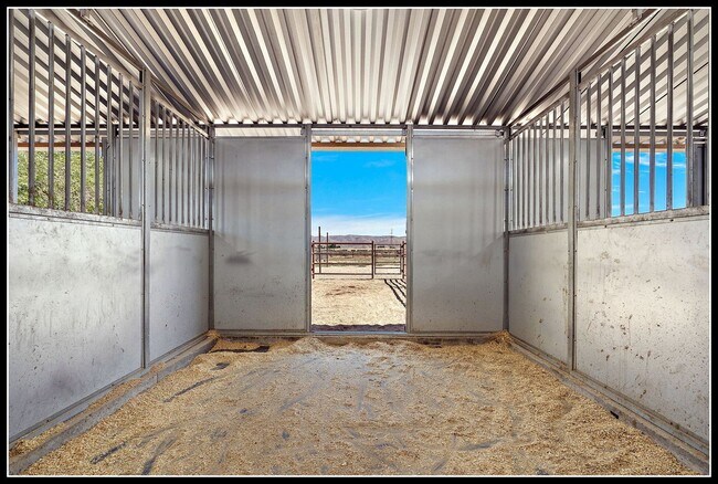 Building Photo - 3 Acre Horse Ranch & Home Rental SE Boise ...