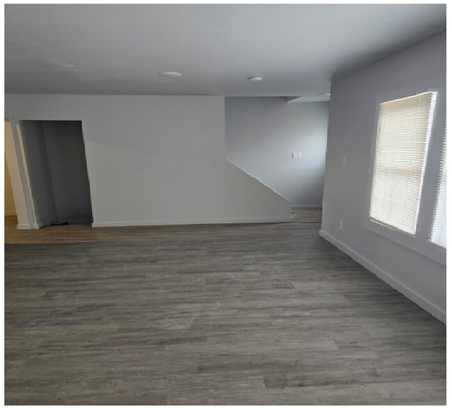 Building Photo - 15756 Ohio St