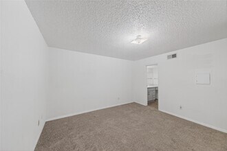 Building Photo - 2750 Holly Hall St
