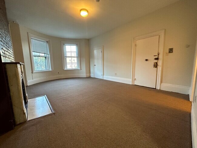 Building Photo - 658 Tremont St