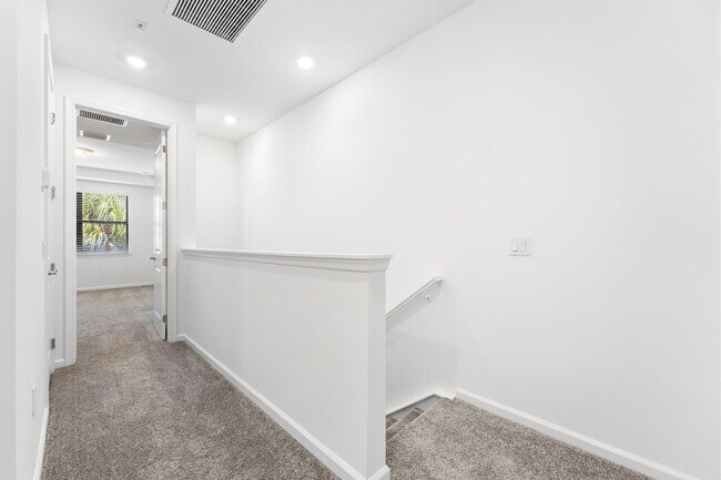 Building Photo - 4333 Efendi Dr