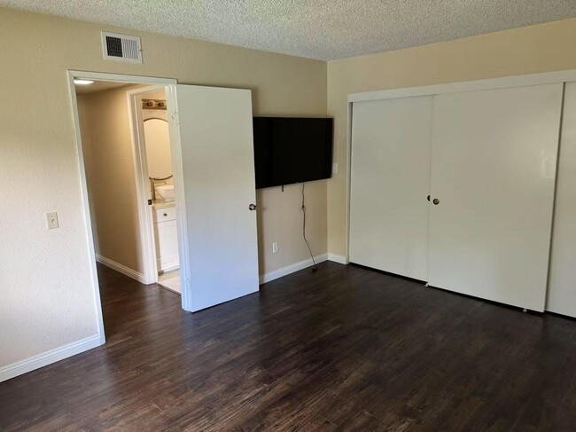 Building Photo - 22804 Hilton Head Dr