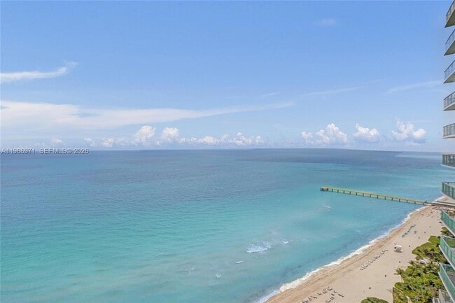 Building Photo - 17121 Collins Ave