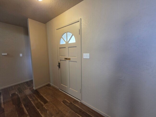 Building Photo - 240 Pedras Rd