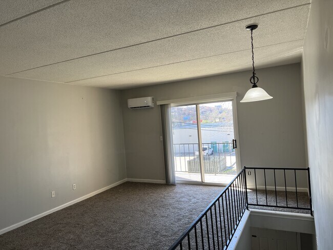 Building Photo - Sweetland Quad