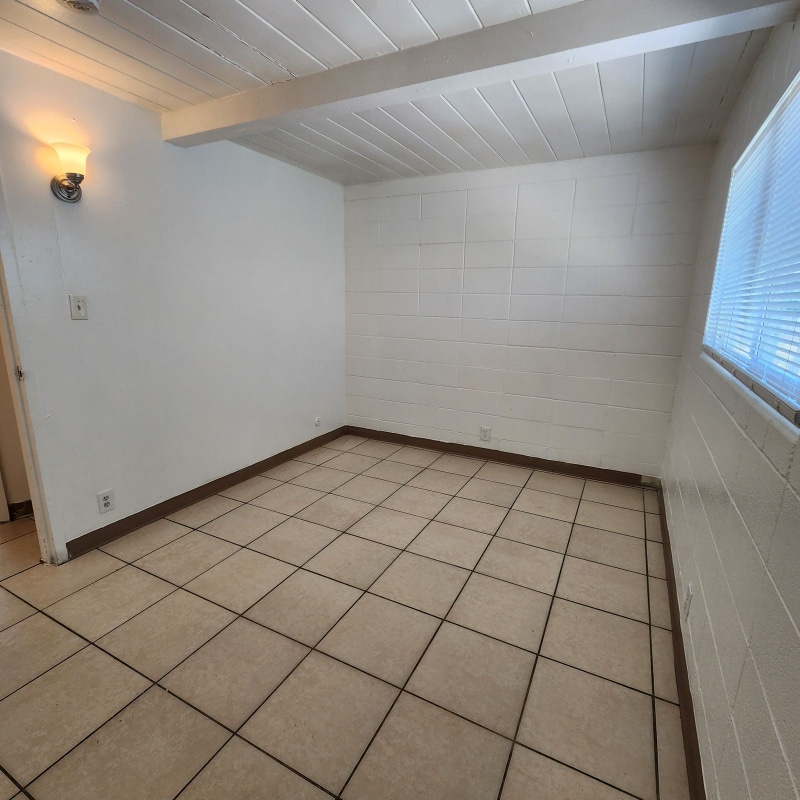 Building Photo - 937 S Thorne Ave