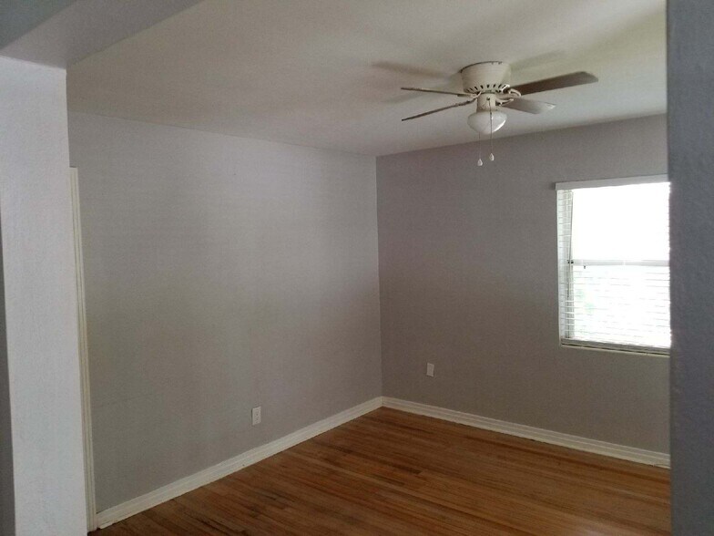 Living Room - 3638 Jammes Rd