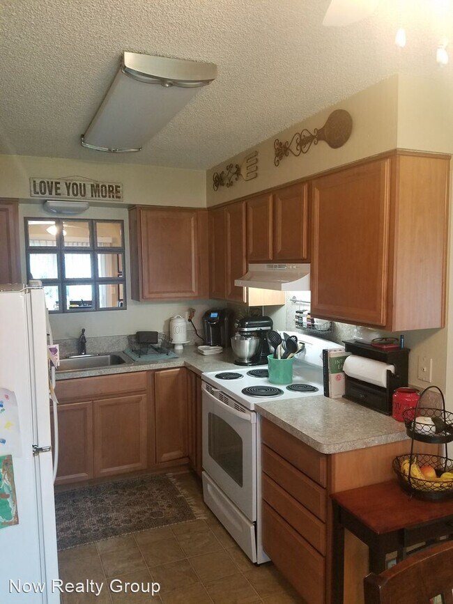 Building Photo - 1385 Dollar St