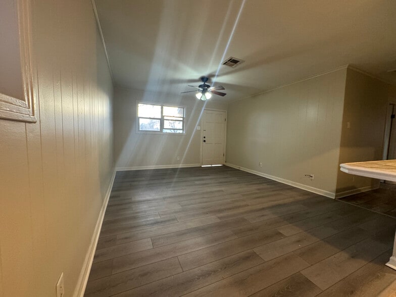 Building Photo - 300 Belle Homme Dr