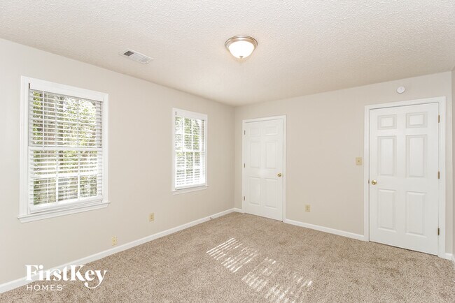 Building Photo - 227 Vienna Way