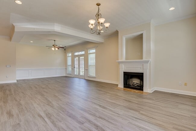 Building Photo - Price Drop Alert!  Fall Rental Specials No...