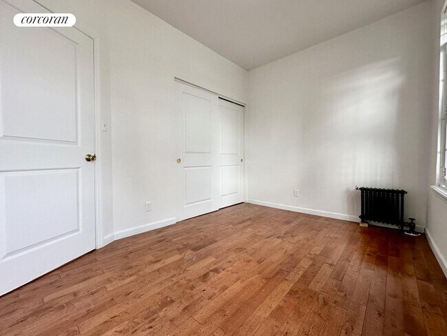 Building Photo - 40 W 127th St