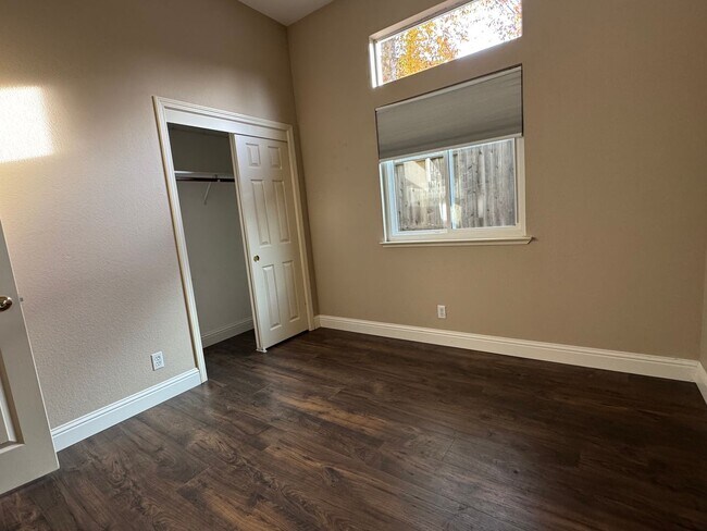 Building Photo - Beautiful single level corner lot