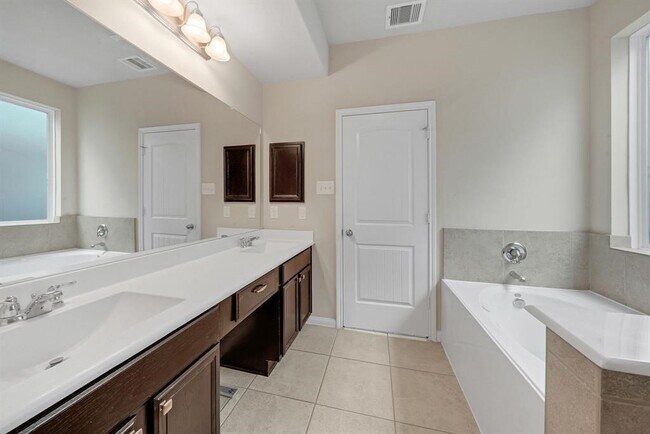 Building Photo - 20230 Galena Falls Dr