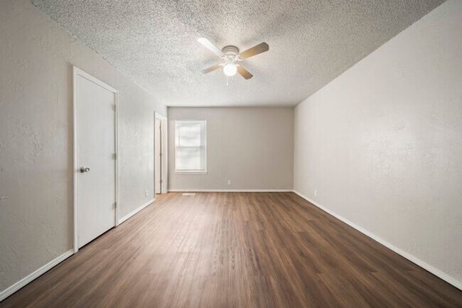 Building Photo - 2823 S 138th E Ave