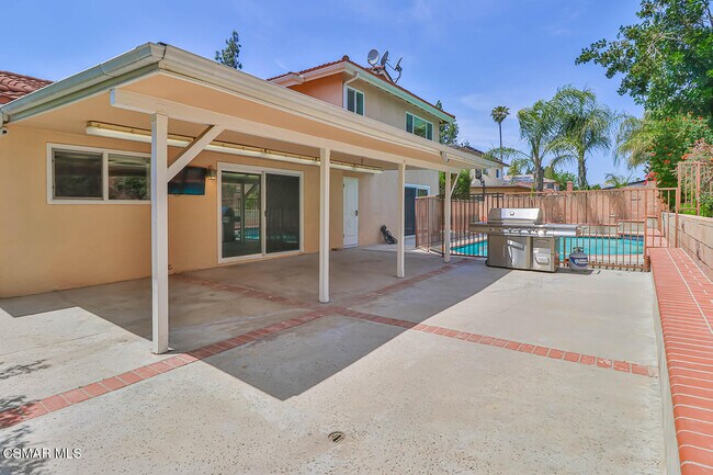 Building Photo - 19051 Los Alimos St