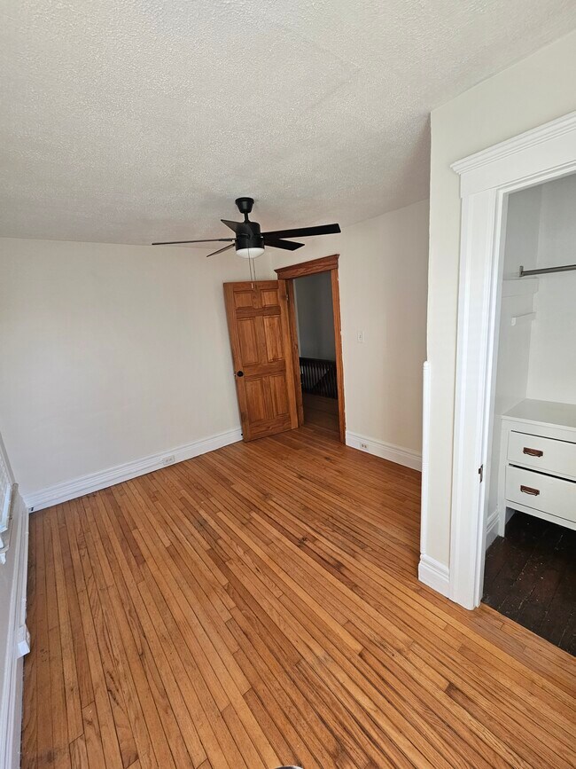 Building Photo - 3154 Van Alstyne St