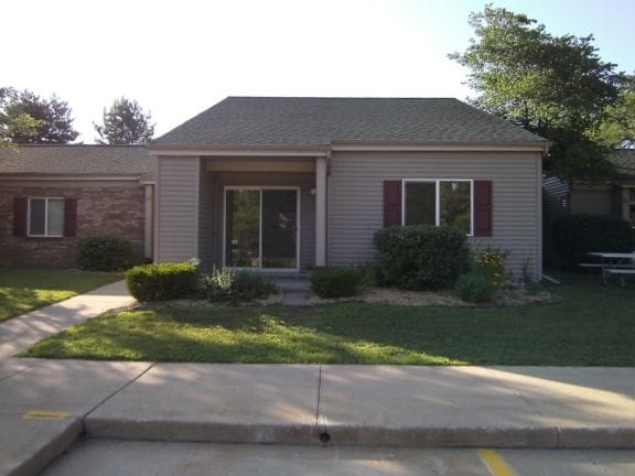 Primary Photo - Pine Valley Place