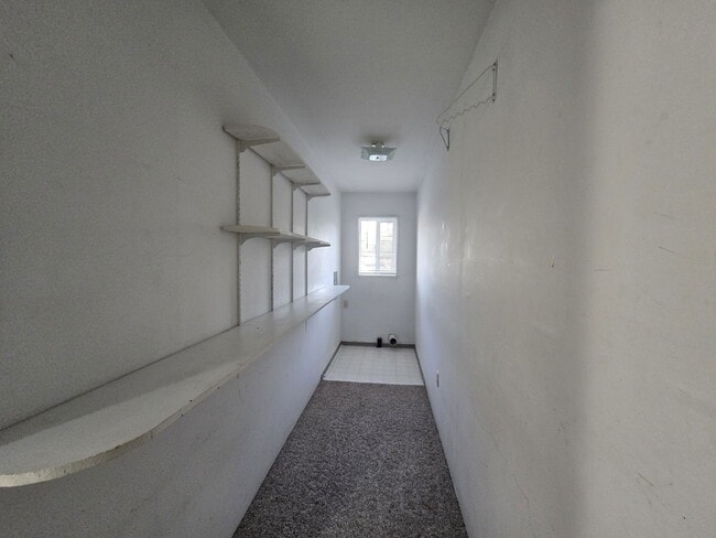 Building Photo - 633 NE Channon Ave