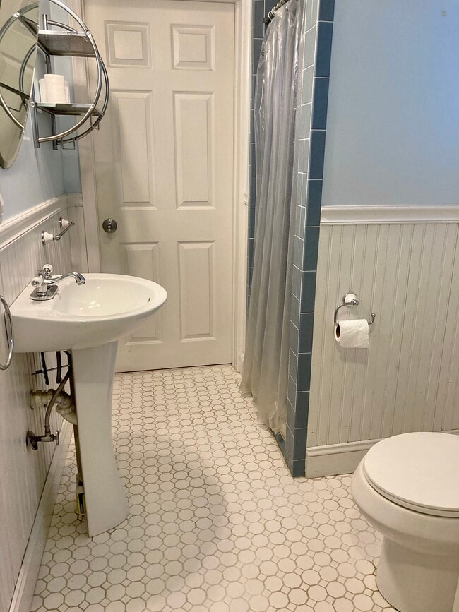 2nd bathroom - 60 Barnard Avenue