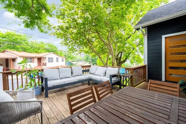 Building Photo - 800 Prospect Ave