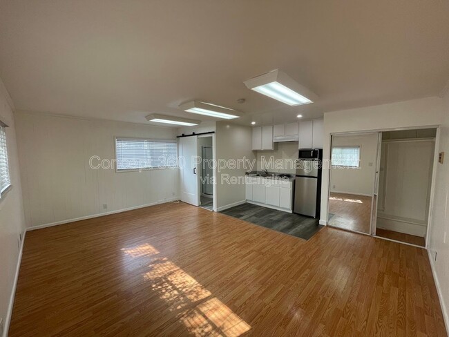 Building Photo - 3153 W 155th St