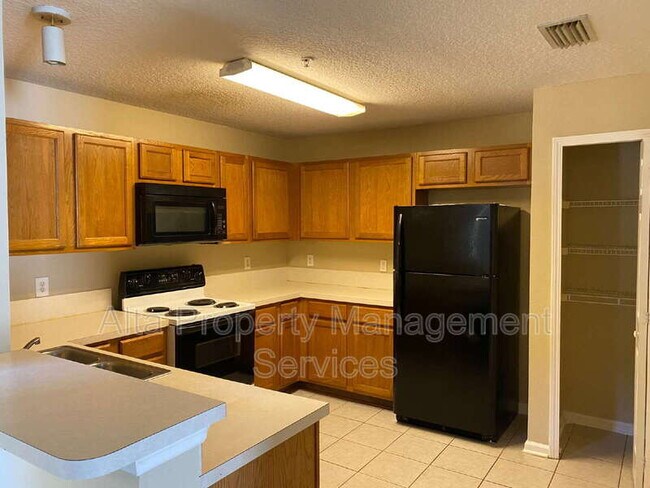 Building Photo - 6100 Maggies Cir