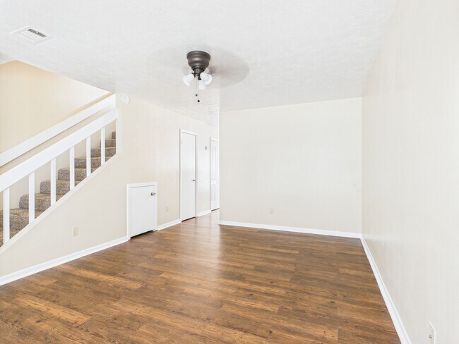 Building Photo - 800 San Pedro Dr