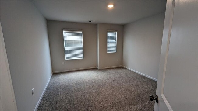 Building Photo - 840 Pt Pl Dr