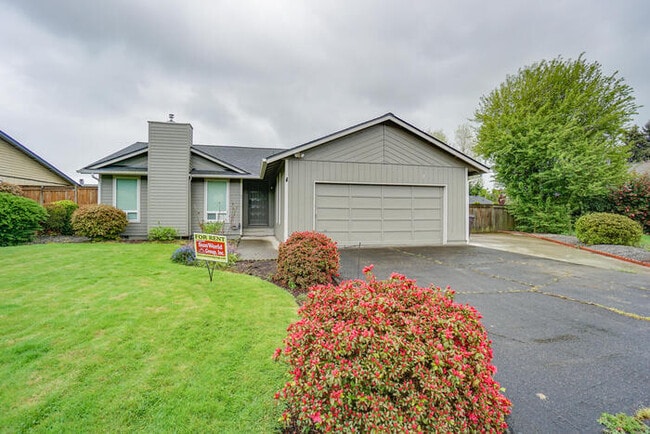 Building Photo - BEAUTIFUL THREE BEDROOM RANCH IN WEST LONGVIEW