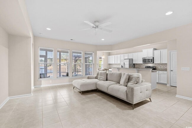 Building Photo - 2401 Hobart St