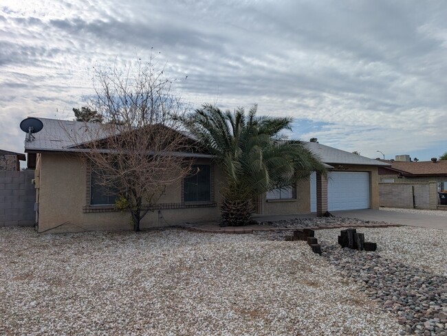 Building Photo - 3711 W Campo Bello Dr