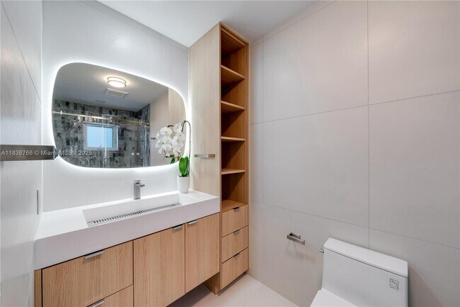 Building Photo - 6700 SW 49th Terrace