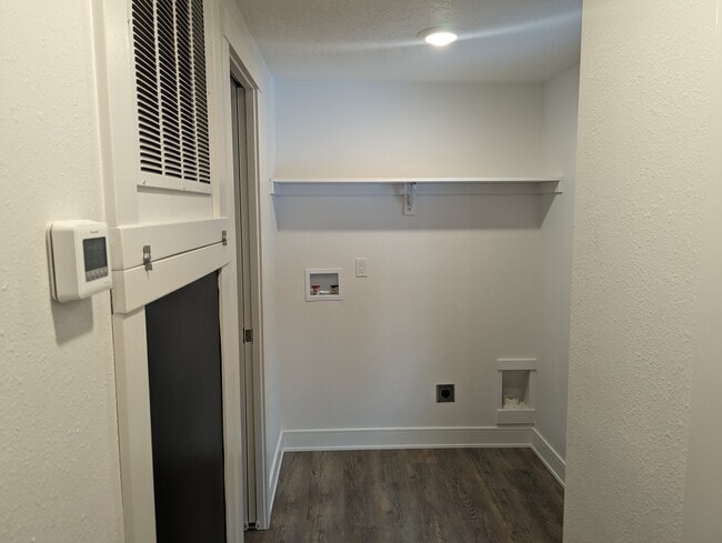 Building Photo - 16867 Whittier Dr
