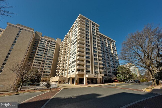 Building Photo - 5500 Friendship Blvd