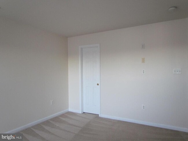 Building Photo - 46010 Saltmarsh Dr