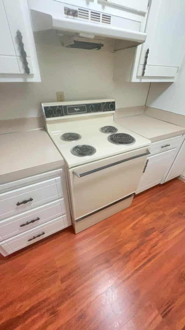 Building Photo - 1 Bd 1 Ba - Downtown Port Angeles Ground Floor Unit!!!