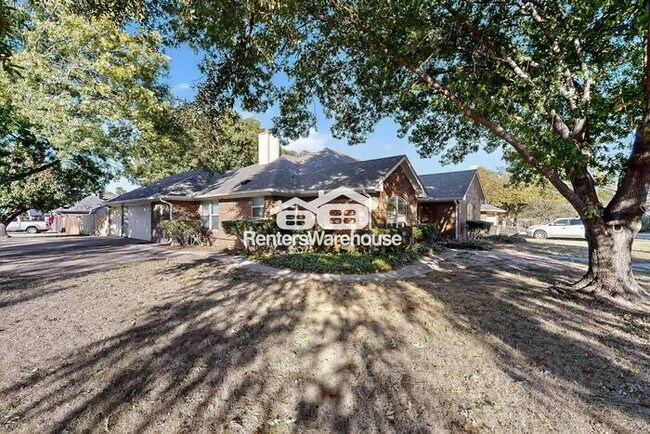 Building Photo - Completely Refreshed NRH Home Move IN Ready.