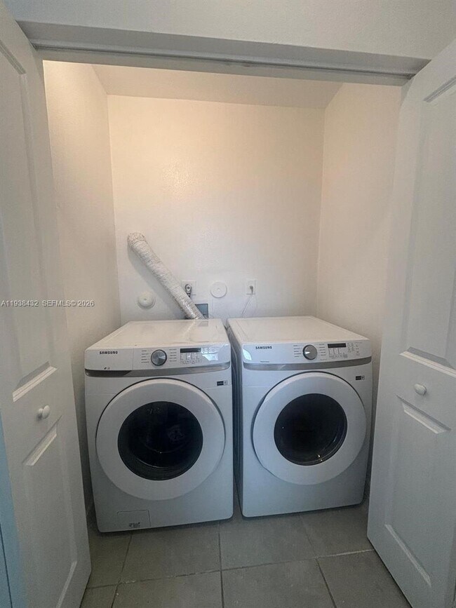 Building Photo - 11889 SW 246 Terrace