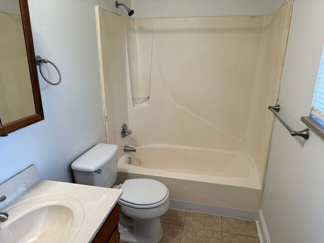 Building Photo - ** Beautiful 4 bedroom House in Farragut Area **