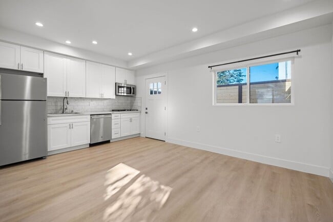 Building Photo - Charming Brand-New Detached ADU with Private Entrance & Yard!