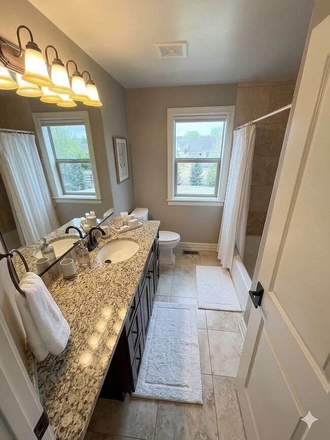 Building Photo - Bright Corner-Lot Home in Desirable Niwot Neighborhood