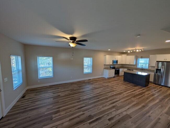 Building Photo - Swannanoa Rental