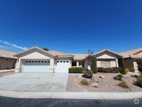 Building Photo - Elegant Home in a 9K Square Foot Lot!