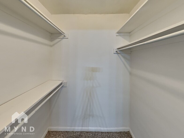 Building Photo - 312 Towne House Ln