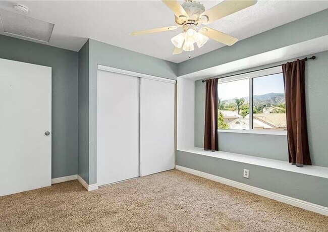 Building Photo - Spacious Two-Story Home in Lake Elsinore